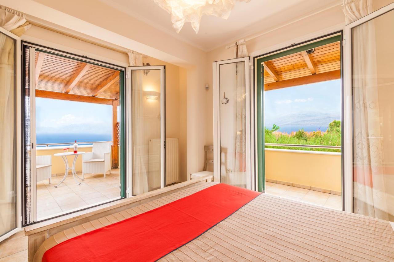 Beachfront Villa Victoras - With Private Beach Sidari  Bagian luar foto